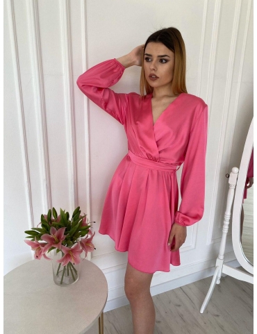 Атласное розовое платье