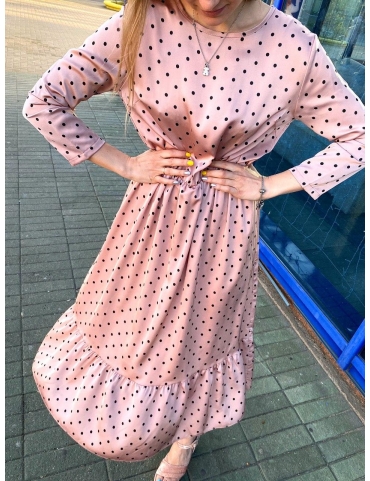 Розовое платье в горох