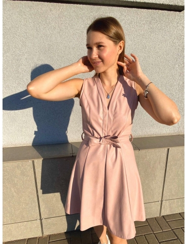 Пудровое платье из эко-кожи