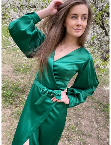 Атласное платье на запах