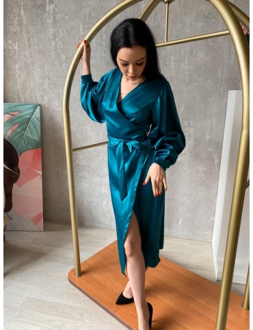 Атласное платье на запах