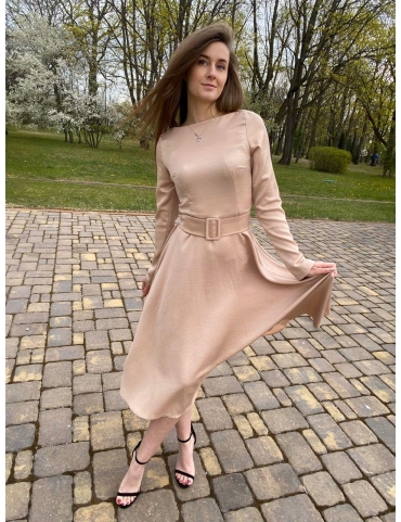 Атласное платье с поясом