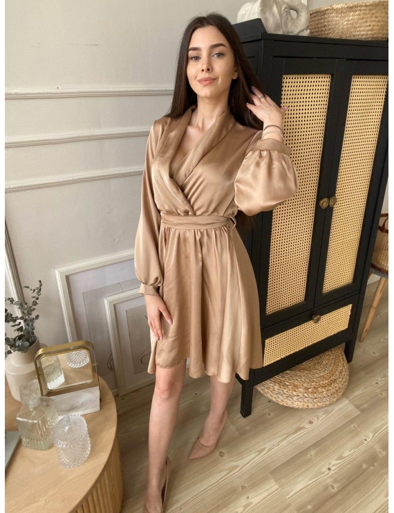 Платье атласное с поясом