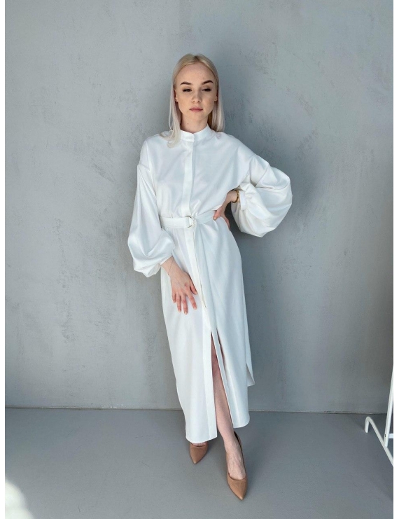 Белое платье с длинным рукавом