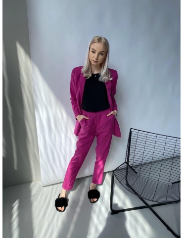 Классический брючный костюм с жакетом