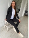 Черный брючный костюм с жакетом