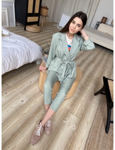 Брючный костюм с жакетом