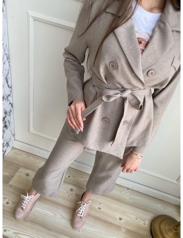 Брючный костюм с жакетом