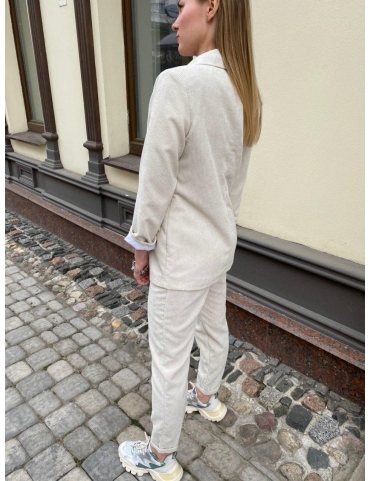 Брючный костюм с жакетом