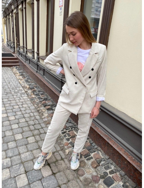 Брючный костюм с жакетом