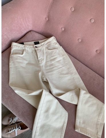 Джинсы с высокой посадкой