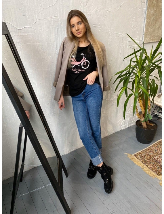 Джинсы прямого кроя